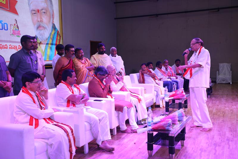 Sri Mulugu Ramalingeshwara Varaprasad Siddhanti was honoured with Jyotishyasastra Vignana Visharadha at Tummalapalli Kalakshetram, Vijayawada (190)